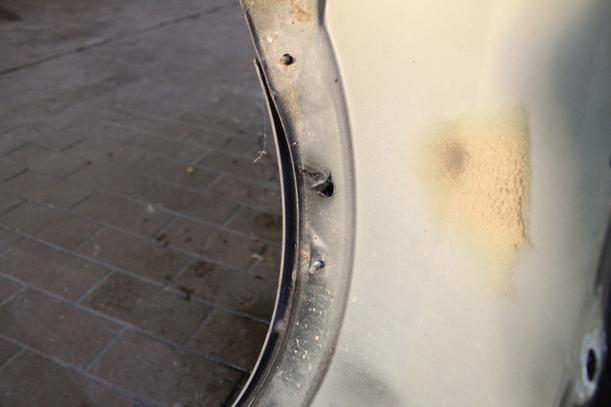 Foto: KOTFLÜGEL RECHTS eines Opel Corsa 1.2 16V C