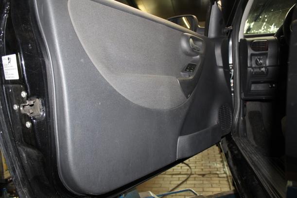 Foto: TÜR VORN LINKS (2/3-Türer) eines Opel Corsa 1.2 16V C