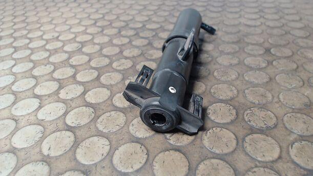Foto: WASCHDÜSE SWA LINKS eines Peugeot 307 HDi SW 110 C