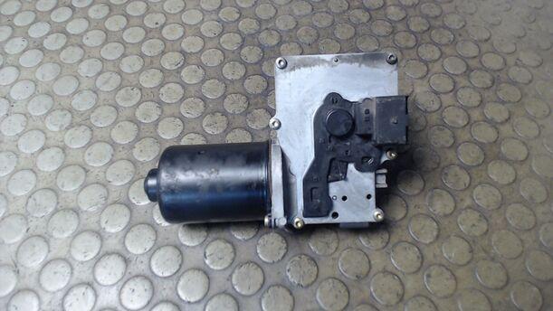 Foto: SCHEIBENWISCHERMOTOR VORN eines Peugeot 307 HDi SW 110 C