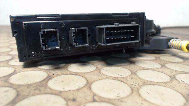 Foto: FENSTERHEBER ELEKTRISCH VORN LINKS (4/5-TÜRER) eines Peugeot 307 HDi SW 110 C