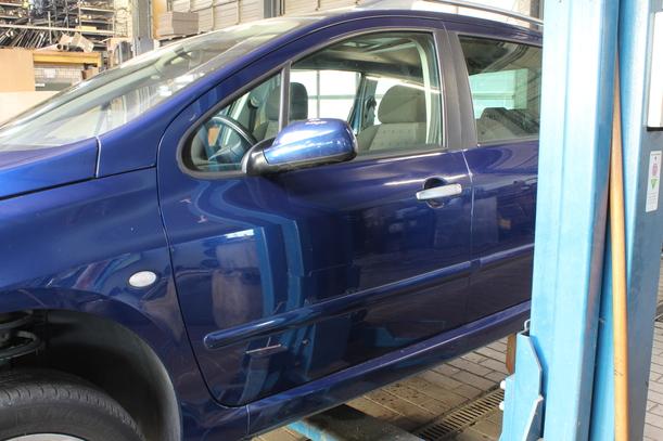 Foto: TÜR VORN LINKS (4/5-Türer) eines Peugeot 307 HDi SW 110 C