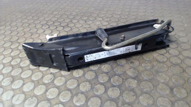 Foto: WAGENHEBER eines Peugeot 307 HDi SW 110 C