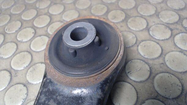 Foto: QUERLENKER VORN LINKS eines Peugeot 307 HDi SW 110 C