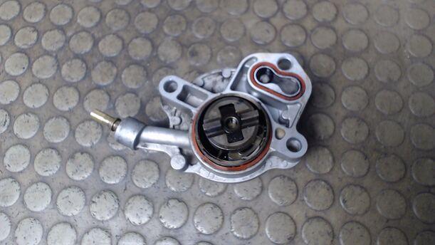 Foto: VAKUUMPUMPE eines Peugeot 307 HDi SW 110 C