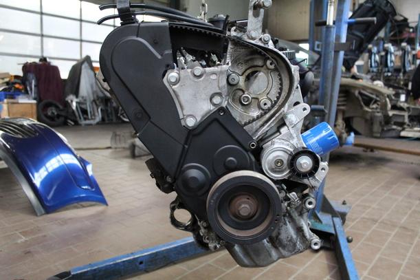 Foto: MOTOR RHS eines Peugeot 307 HDi SW 110 C