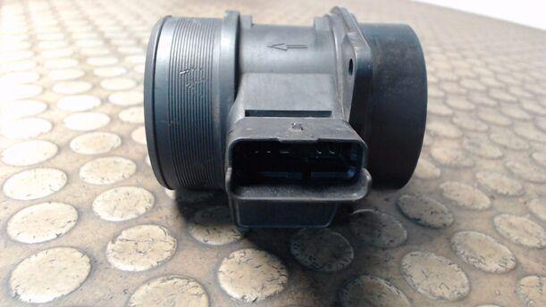 Foto: LUFTMASSENMESSER SIEMENS eines Peugeot 307 HDi SW 110 C