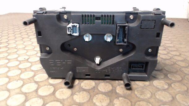 Foto: HEIZUNGSBETÄTIGUNG eines Peugeot 307 HDi SW 110 C