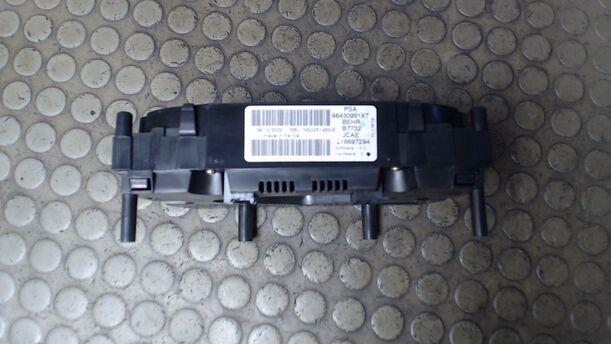 Foto: HEIZUNGSBETÄTIGUNG eines Peugeot 307 HDi SW 110 C