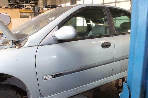 Foto: TÜR VORN LINKS eines Renault Laguna 2.0 16V Ghia