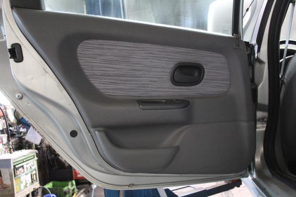 Foto: TÜR HINTEN LINKS eines Renault Laguna 2.0 16V Ghia