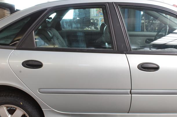 Foto: TÜR HINTEN RECHTS eines Renault Laguna 2.0 16V Ghia