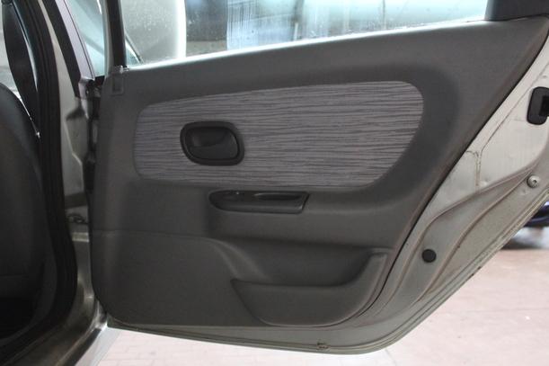 Foto: TÜR HINTEN RECHTS eines Renault Laguna 2.0 16V Ghia