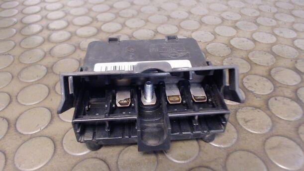 Foto: SICHERUNGEN / VERTEILER BATTERIE eines Mini (BMW) Mini Cooper S C