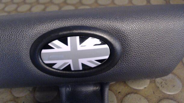 Foto: ABDECKUNG / BLENDE HANDSCHUHFACH eines Mini (BMW) Mini Cooper S C