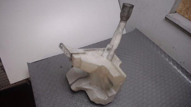 Foto: SCHEIBENWASCHBEHÄLTER eines Peugeot 407 HDi 205 Bi-Turbo Automatik C