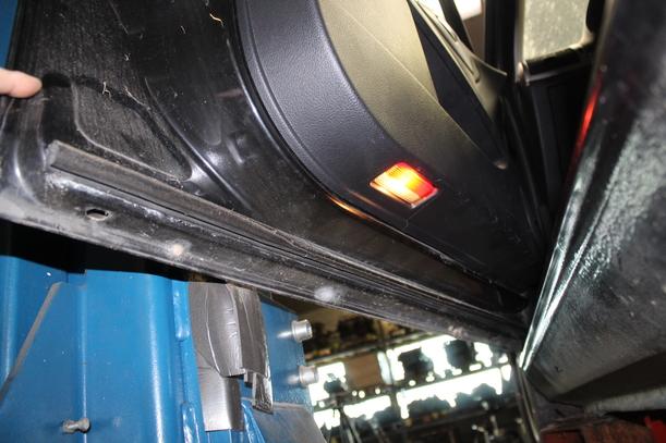 Foto: TÜR VORN LINKS eines Peugeot 407 HDi 205 Bi-Turbo Automatik C