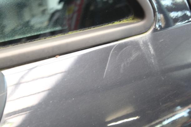 Foto: TÜR VORN RECHTS eines Peugeot 407 HDi 205 Bi-Turbo Automatik C