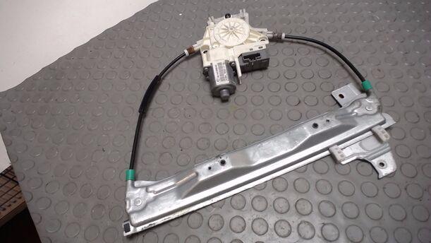 Foto: FENSTERHEBER ELEKTR HINTEN LINKS eines Peugeot 407 HDi 205 Bi-Turbo Automatik C