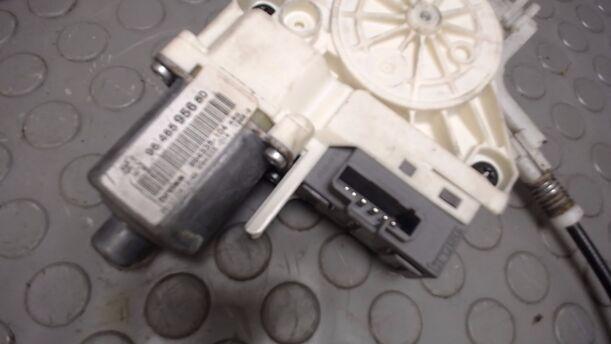 Foto: FENSTERHEBER ELEKTR HINTEN LINKS eines Peugeot 407 HDi 205 Bi-Turbo Automatik C