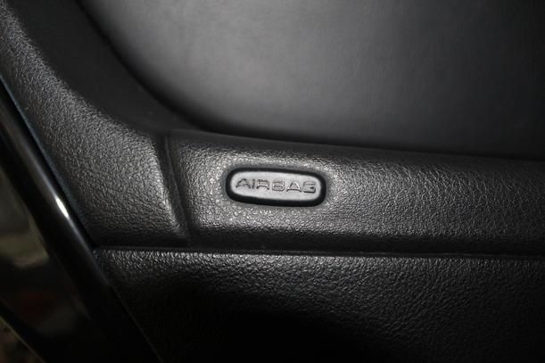 Foto: TÜR HINTEN LINKS eines Peugeot 407 HDi 205 Bi-Turbo Automatik C