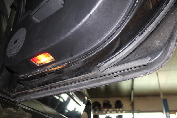 Foto: TÜR HINTEN RECHTS eines Peugeot 407 HDi 205 Bi-Turbo Automatik
