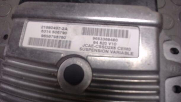 Foto: STEUERGERÄT FAHRWERK eines Peugeot 407 HDi 205 Bi-Turbo Automatik
