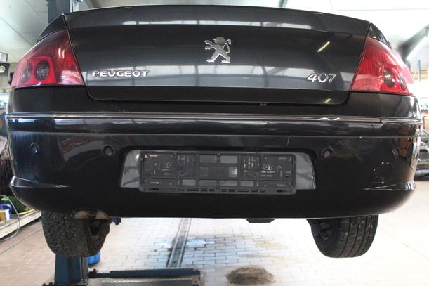Foto: STOSSFÄNGER / STOSSSTANGE HINTEN eines Peugeot 407 HDi 205 Bi-Turbo Automatik C