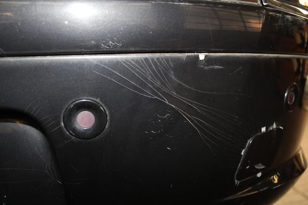 Foto: STOSSFÄNGER / STOSSSTANGE HINTEN eines Peugeot 407 HDi 205 Bi-Turbo Automatik C