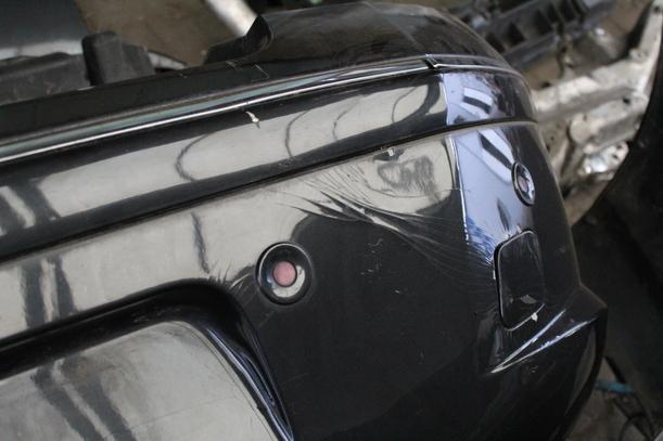 Foto: STOSSFÄNGER / STOSSSTANGE HINTEN eines Peugeot 407 HDi 205 Bi-Turbo Automatik C