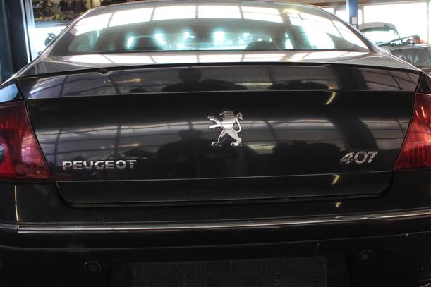 Foto: HECKDECKEL / HECKKLAPPE eines Peugeot 407 HDi 205 Bi-Turbo Automatik C