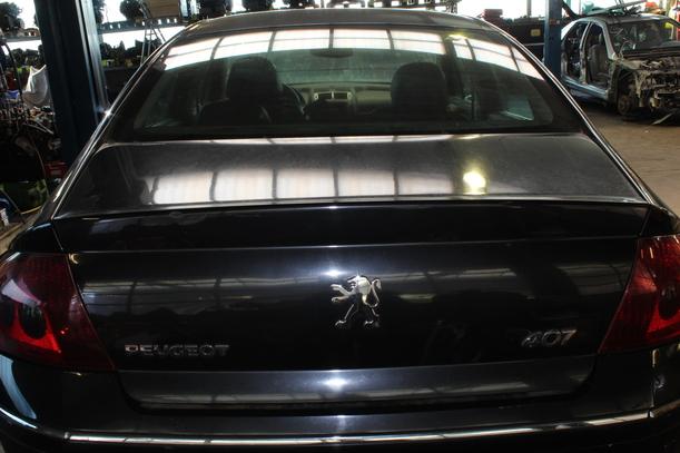 Foto: HECKDECKEL / HECKKLAPPE eines Peugeot 407 HDi 205 Bi-Turbo Automatik C