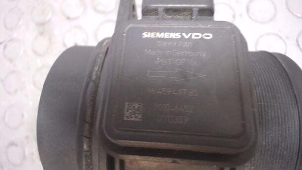 Foto: LUFTMASSENMESSER SIEMENS eines Peugeot 407 HDi 205 Bi-Turbo Automatik C