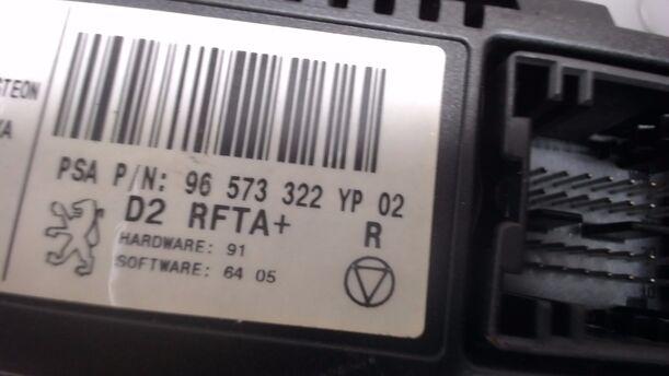 Foto: HEIZUNGSBETÄTIGUNG eines Peugeot 407 HDi 205 Bi-Turbo Automatik C