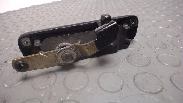 Foto: TÜRAUSSENGRIFF LINKS eines FORD FIESTA 0,9