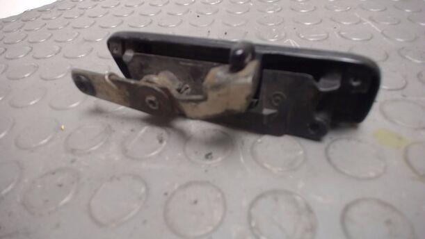 Foto: TÜRAUSSENGRIFF LINKS eines FORD FIESTA 0,9