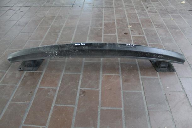 Foto: VERSTÄRKUNG / QUERTRÄGER HINTEN eines VW Polo 1.2 C