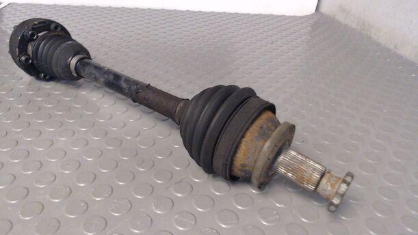 Foto: ANTRIEBSWELLE VORNE LINKS eines VW Polo 1.2 C