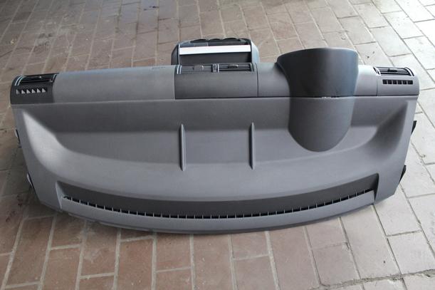 Foto: ARMATURENBRETT eines VW Fox 1.2 CL