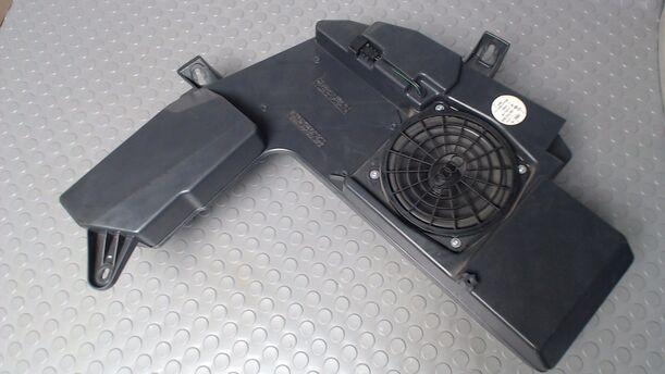 Foto: LAUTSPRECHER/ SUBWOOFER eines Audi A4 Avant 2.0