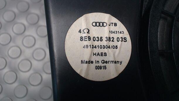 Foto: LAUTSPRECHER/ SUBWOOFER eines Audi A4 Avant 2.0