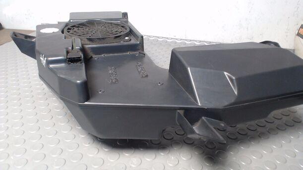 Foto: LAUTSPRECHER/ SUBWOOFER eines Audi A4 Avant 2.0