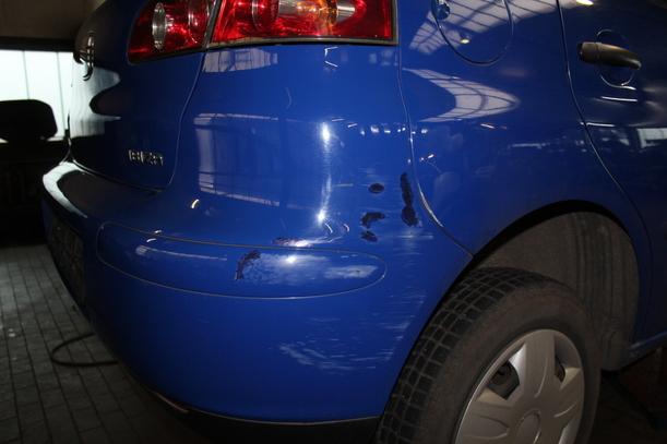 Foto: STOSSFÄNGER/ STOßSTANGE HINTEN eines Seat Ibiza 1.2 12V Tour