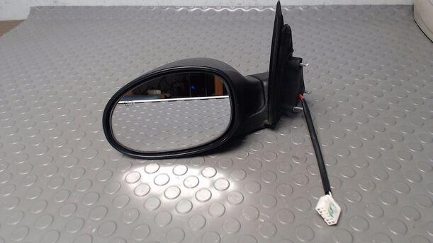 Foto: AUSSENSPIEGEL ELEKTRISCH VERSTELLBAR LINKS eines Chrysler PT Cruiser 2.0 Conceptline