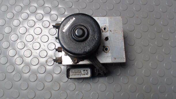 Foto: HAUPTBREMSAGGREGAT ABS eines Chrysler PT Cruiser 2.0 CL