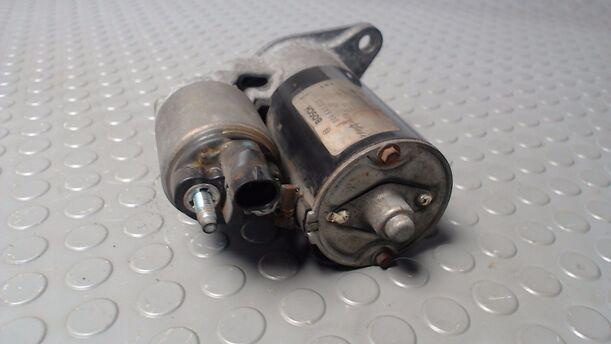 Foto: ANLASSER / STARTER BOSCH eines Chrysler PT Cruiser 2.0