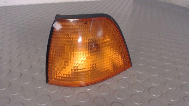 Foto: BLINKER VORN LINKS eines BMW 316i touring