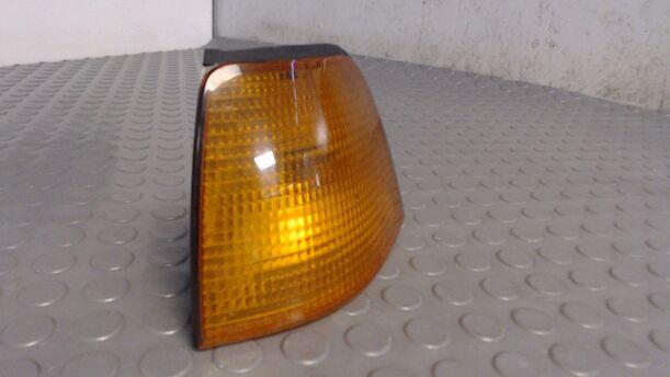 Foto: BLINKER VORN LINKS eines BMW 316i touring