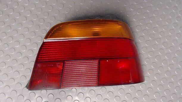 Foto: RÜCKLEUCHTE / HECKLEUCHTE RECHTS eines BMW 520i