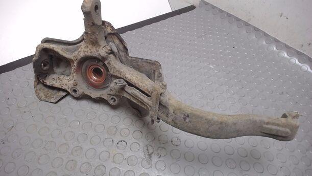 Foto: ACHSSCHENKEL VORN LINKS eines Alfa Romeo 156 1.6 16V Twin Spark